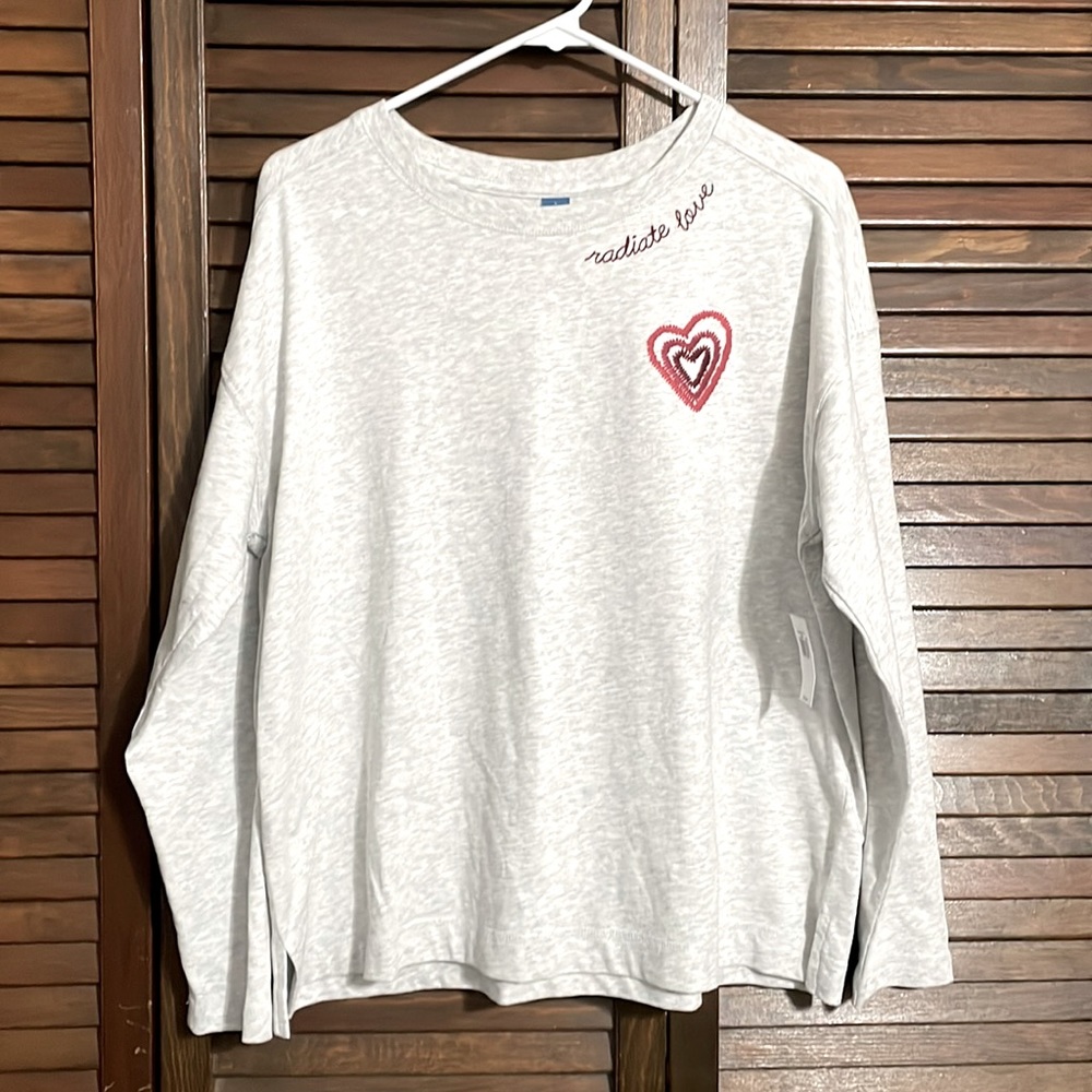 New with Tags Old Navy radiate love ❤️ heart embroidered tee Large L cotton ls